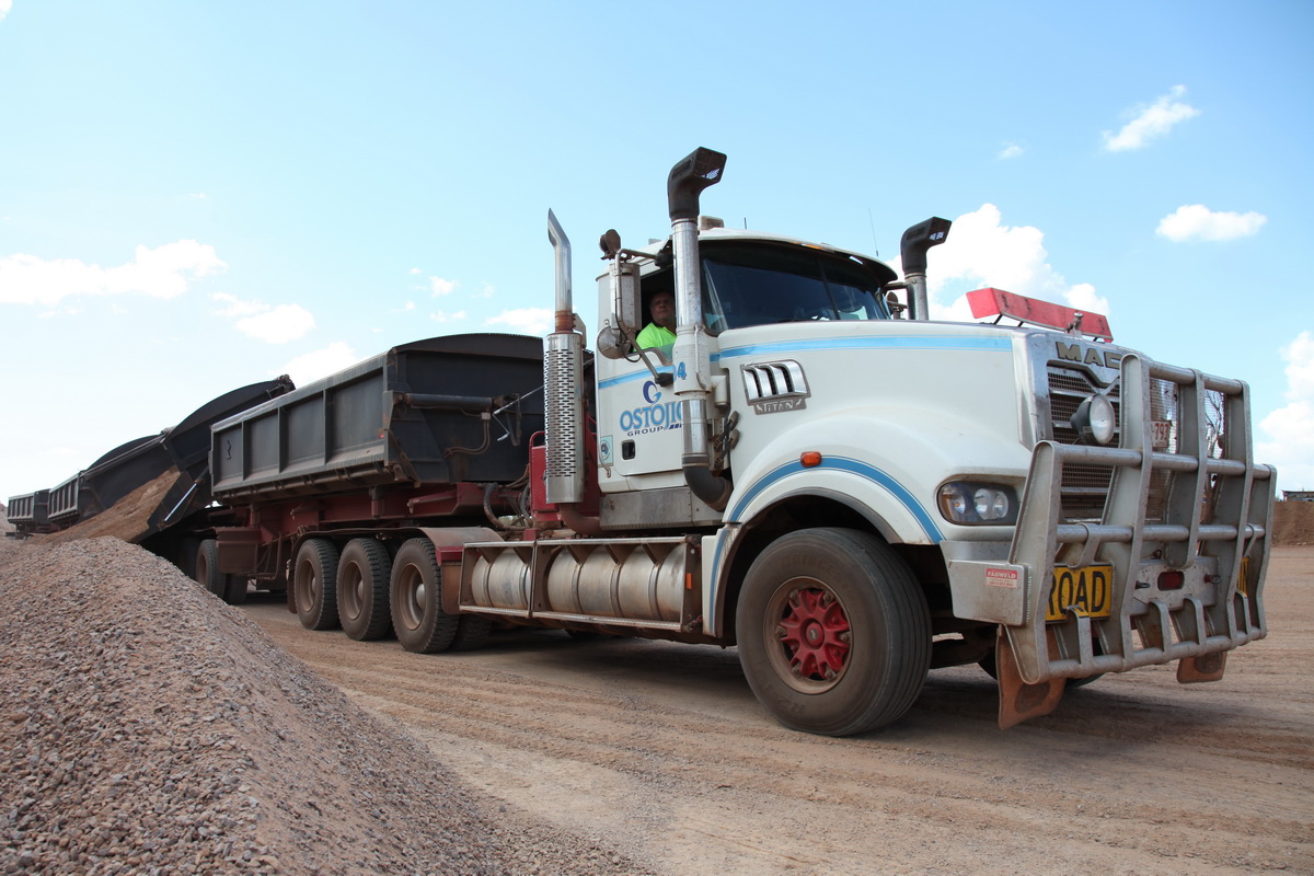 Грузовое обозрение новый австралийский road train, пробег старых
